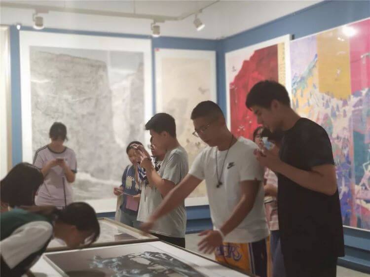 十三届湖北省美术作品展 (2).jpg 十三届湖北省美术作品展 (2).jpg