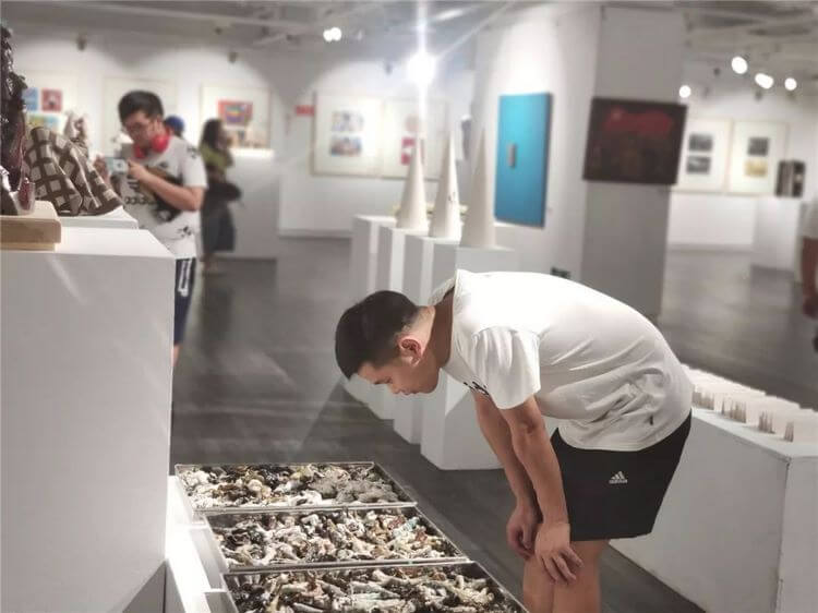 十三届湖北省美术作品展 (15).jpg 十三届湖北省美术作品展 (15).jpg