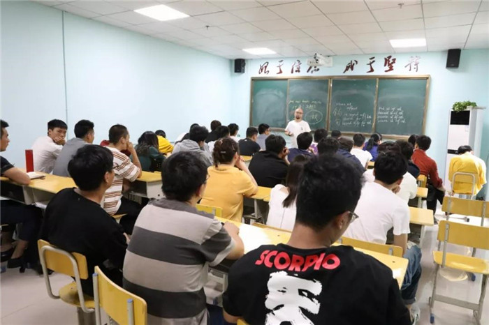 02月考备考部署大会 (1).jpg