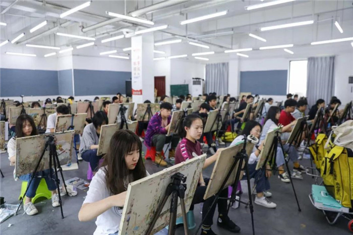 09素描考试场景 (15).jpg
