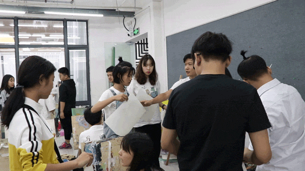 09素描考试场景 (12).gif