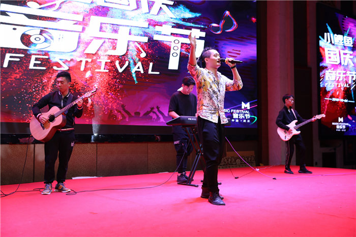 小里国庆音乐节现场 (19).jpg