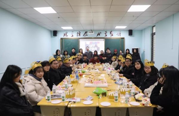 小里画室11月生日会_036.jpeg