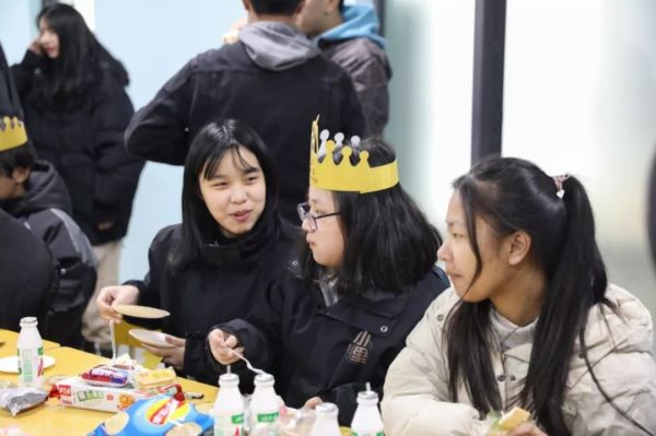 小里画室11月生日会_039.jpeg