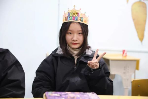 小里画室平安夜与生日会_055.jpeg
