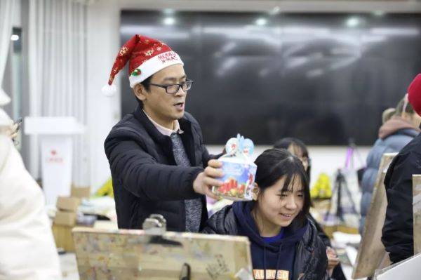小里画室平安夜与生日会_033.jpeg