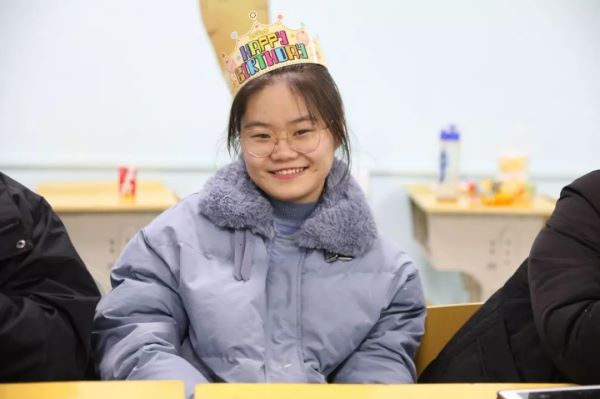 小里画室平安夜与生日会_057.jpeg